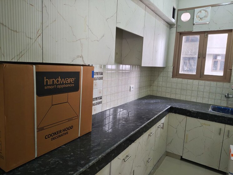 Kitchen, pareena-om-apartments 2 Bedroom 647 Sq.Ft. Apartment In Sector 112 Gurgaon 9992944