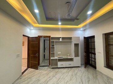 Room in 3 BHK Independent House at Banjarawala – for Sale