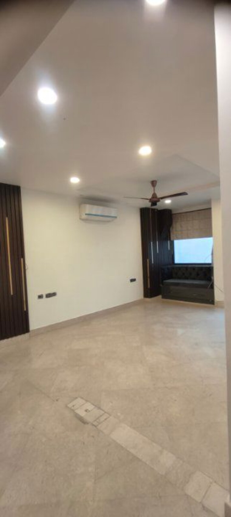Room, greater kailash i 3 Bedroom 208 Sq.Yd. Builder Floor In Greater Kailash I Delhi 9992932