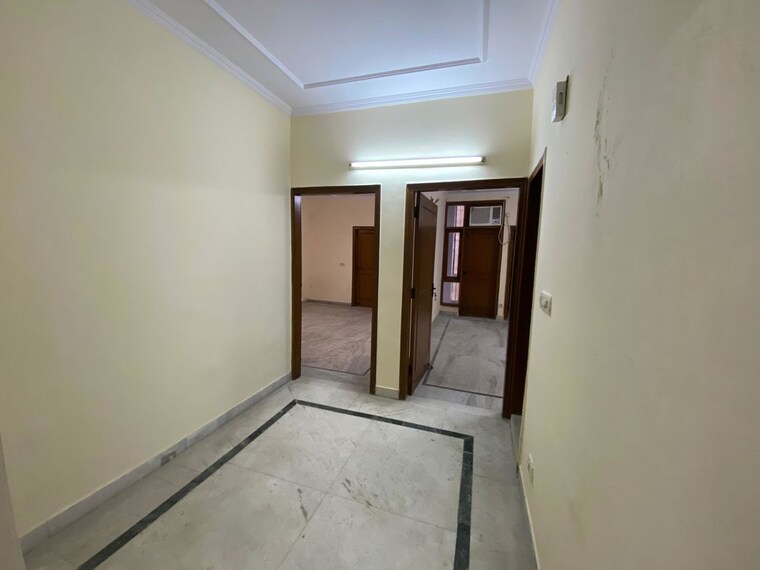 Room, greater kailash i 3 Bedroom 208 Sq.Yd. Apartment In Greater Kailash I Delhi 9993018