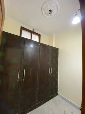 Furnished Amenities in 3 BHK Apartment at Greater Kailash I – for Rent