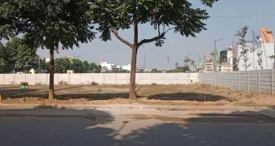 Plot For Sale in Sector 84