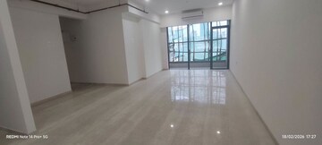 Room in 3 BHK Apartment at Prabhakar Esquina Private Residence, Oshiwara – for Sale