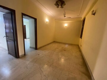 Room in 3 BHK Apartment at Hauz Khas – for Rent