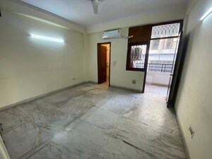 Room in 3 BHK Apartment at Hauz Khas – for Rent