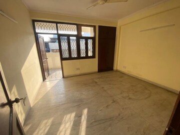 Room in 3 BHK Apartment at Hauz Khas – for Rent