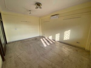 Room in 3 BHK Apartment at Hauz Khas – for Rent