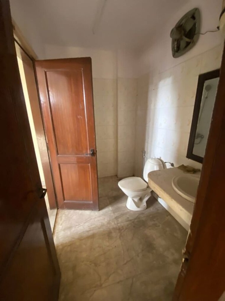 Bedroom, hauz khas 3 Bedroom 200 Sq.Yd. Apartment In Hauz Khas Delhi 9993089