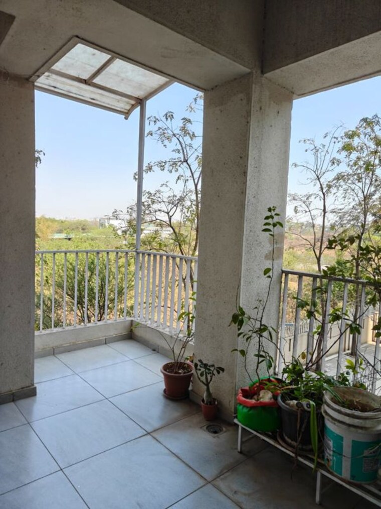 Balcony, yugal-aneesha 3.5 Bedroom 1400 Sq.Ft. Apartment In Baner Pune 9993113