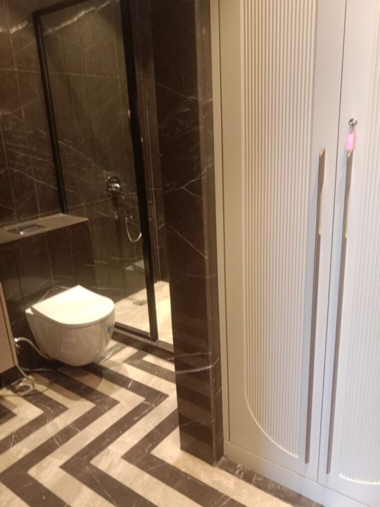 Bathroom, hauz khas enclave 4 Bedroom 300 Sq.Ft. Builder Floor In Hauz Khas Enclave Delhi 9993114