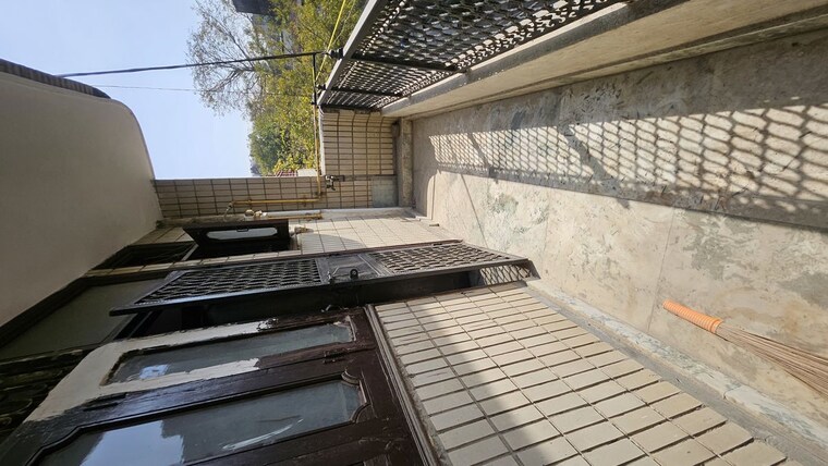 Exterior View, dilshad colony 1 Bedroom 450 Sq.Ft. Apartment In Dilshad Colony Delhi 9993126