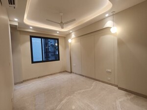 Room in 3 BHK Builder Floor at Green Park – for Rent