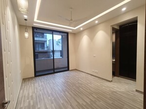 Room in 3 BHK Builder Floor at Green Park – for Rent