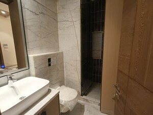 Attached Bathroom in 3 BHK Builder Floor at Green Park – for Rent