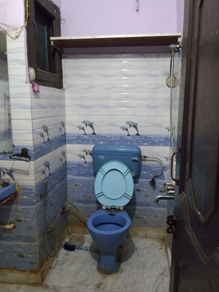 Bathroom, vaishali sector 3 2 Bedroom 850 Sq.Ft. Builder Floor In Vaishali Sector 3 Ghaziabad 9993214