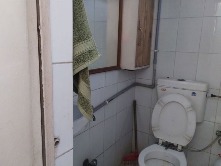 Bathroom, akd-tower Commercial Office Space 200 Sq.Ft. In Sector 14 Gurgaon 9993136