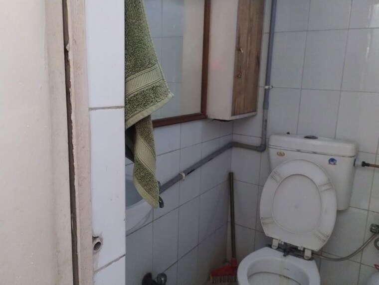 Bathroom, akd-tower Commercial Office Space 200 Sq.Ft. In Sector 14 Gurgaon 9993136