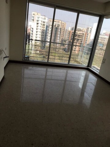 Bedroom in 3.5 BHK Apartment at Juhu – for Rent