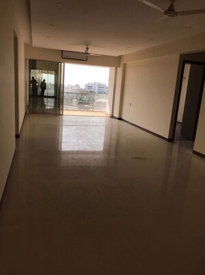 Living Room in 3.5 BHK Apartment at Juhu – for Rent