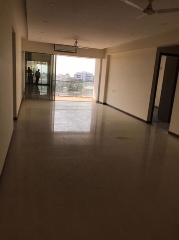 Living Room in 3.5 BHK Apartment at Juhu – for Rent