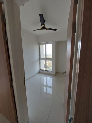 Bathroom in 1 BHK Apartment at Metropolis Bayside, Kasarvadavali – for Rent