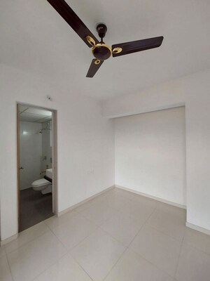 Room in 1 BHK Apartment at Metropolis Bayside, Kasarvadavali – for Rent