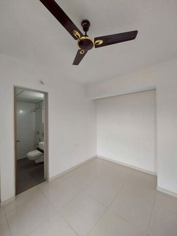 Room in 1 BHK Apartment at Metropolis Bayside, Kasarvadavali – for Rent