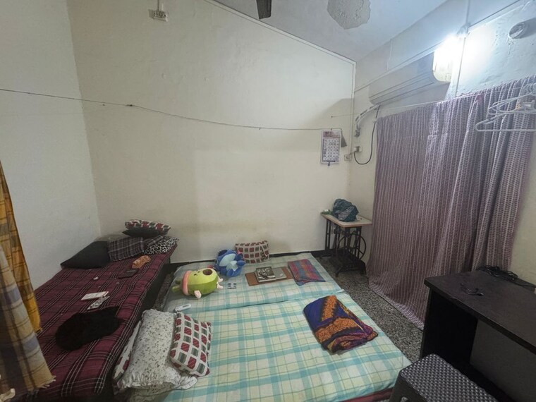 Bedroom, goregaon east 1 Bedroom 460 Sq.Ft. Apartment In Goregaon East Mumbai 9993273