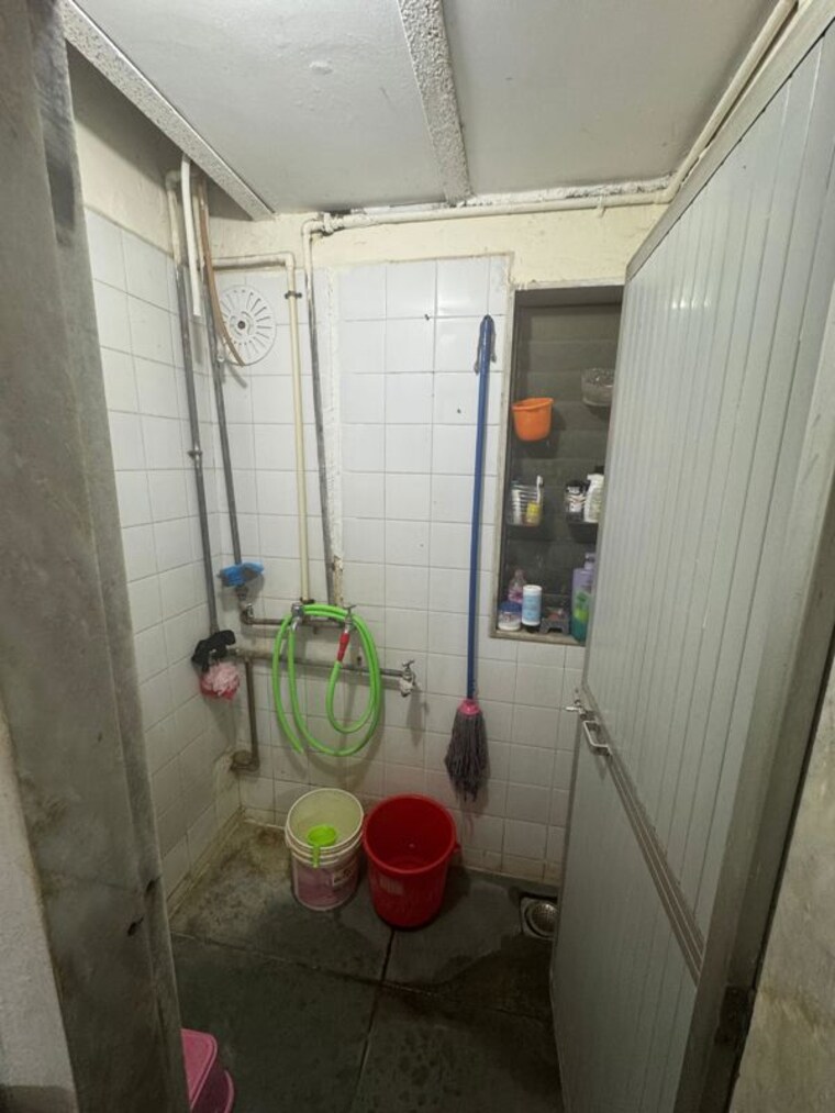 Bathroom, goregaon east 1 Bedroom 460 Sq.Ft. Apartment In Goregaon East Mumbai 9993273