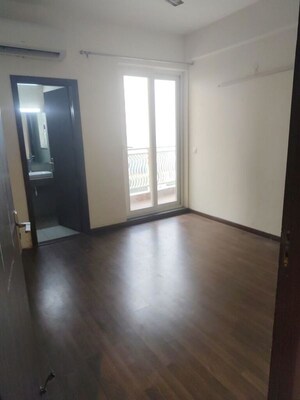 Room in 3.5 BHK Apartment at BPTP Terra, Sector 37d – for Sale