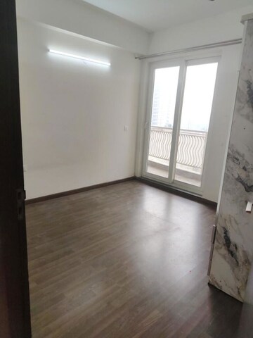 Room in 3.5 BHK Apartment at BPTP Terra, Sector 37d – for Sale