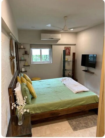 Bedroom in 2 BHK Apartment at Shalimar Apartment Malabar Hill, Malabar Hill – for Rent
