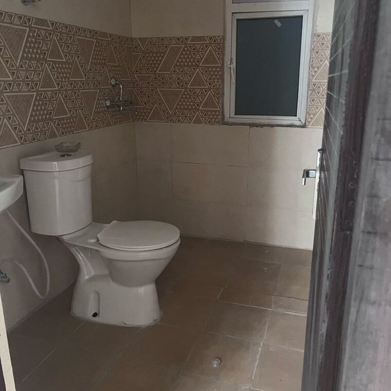 Bathroom, amrapali-golf-homes 3 Bedroom 1115 Sq.Ft. Apartment In Haibatpur Greater Noida 9993363