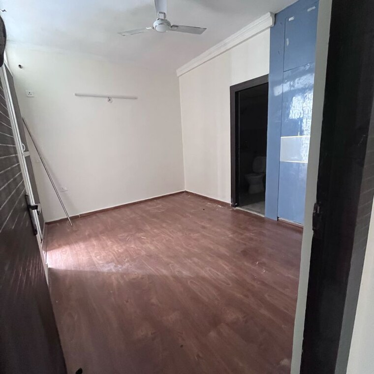 Room, amrapali-golf-homes 3 Bedroom 1115 Sq.Ft. Apartment In Haibatpur Greater Noida 9993363