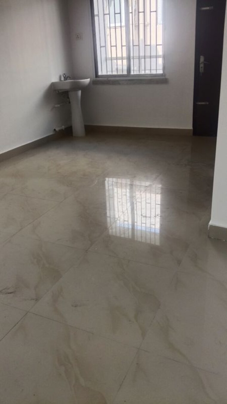 Room, sristi-plaza 3 Bedroom 1320 Sq.Ft. Apartment In Chinar Park Kolkata 9993392