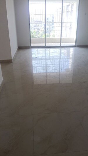 Room in 3 BHK Apartment at Sristi Plaza, Chinar Park – for Sale