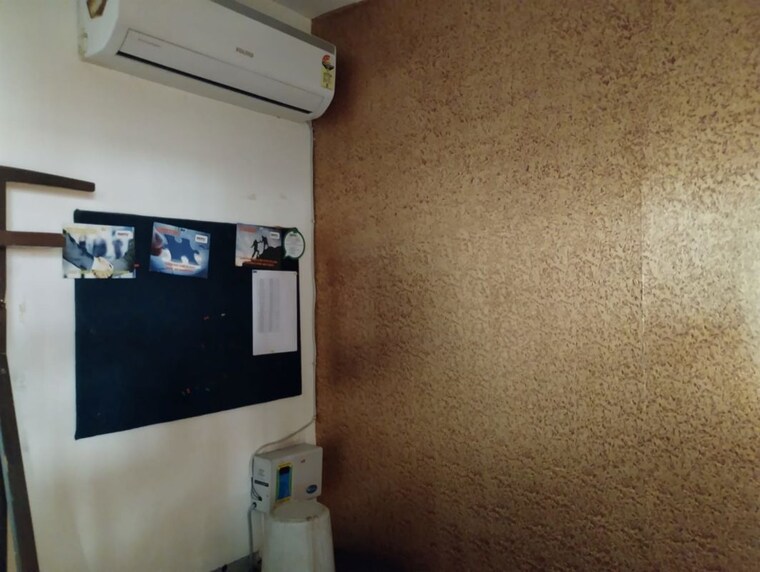 undefined, sector 14 Commercial Office Space 2000 Sq.Ft. In Sector 14 Gurgaon 9993309