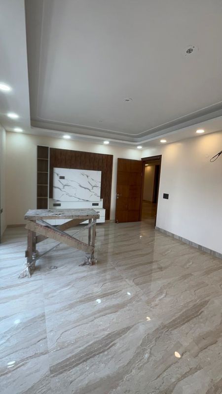 3 BHK + Extra Room Apartment For Rent in Omaxe Royal Residency Faridabad
