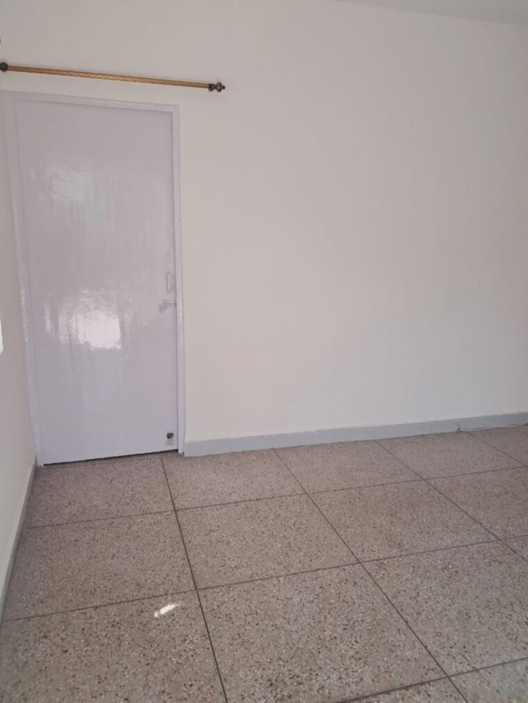 Room, defence colony 2 Bedroom 1953 Sq.Ft. Builder Floor In Defence Colony Delhi 9993570