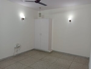 Room in 2 BHK Builder Floor at Defence Colony – for Rent