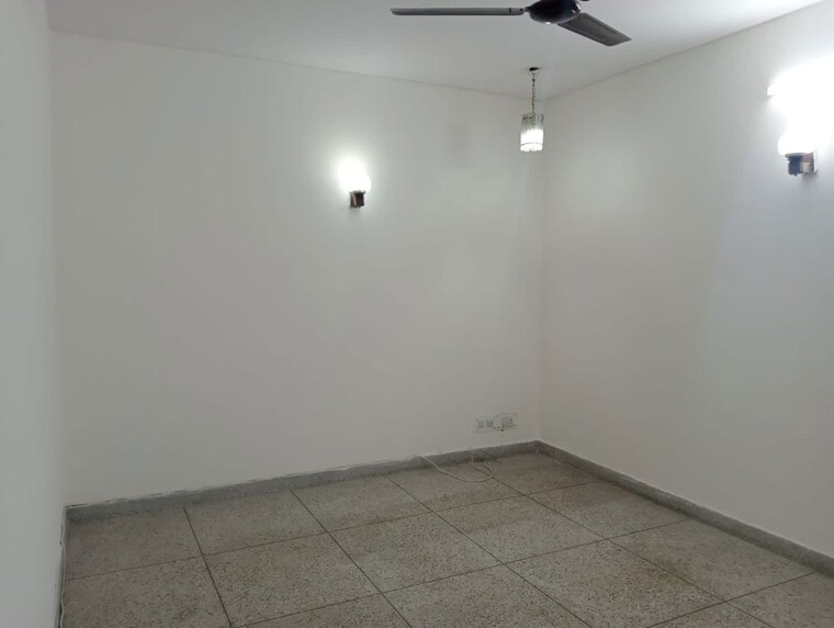Room, defence colony 2 Bedroom 1953 Sq.Ft. Builder Floor In Defence Colony Delhi 9993570