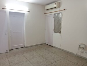 Room in 2 BHK Builder Floor at Defence Colony – for Rent