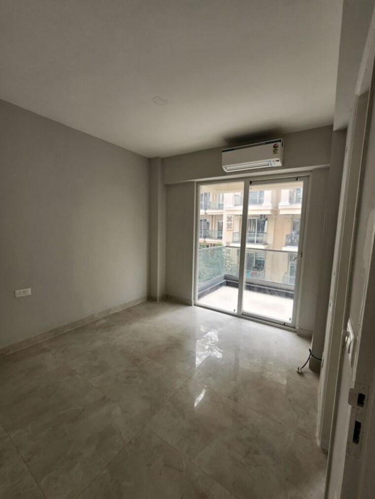 Room, signature-global-city 3.5 Bedroom 935 Sq.Ft. Apartment In Sector 37d Gurgaon 9992690