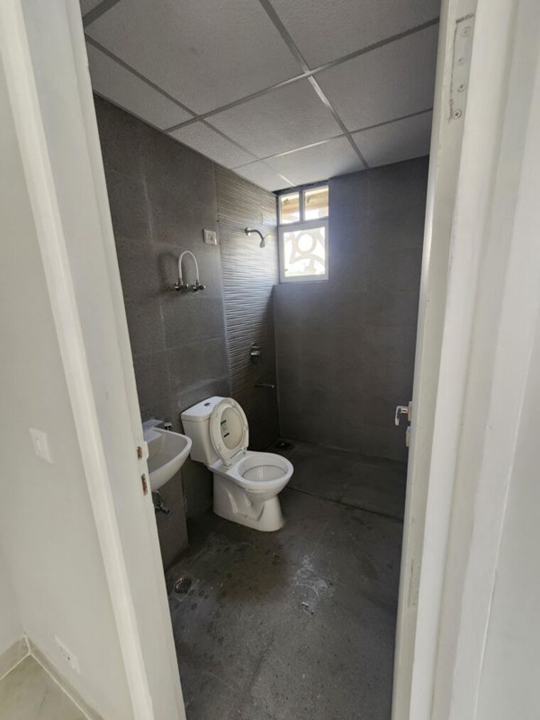 Bathroom, signature-global-city 3.5 Bedroom 935 Sq.Ft. Apartment In Sector 37d Gurgaon 9992690