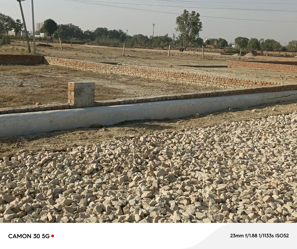 Plot For Sale in Sultanpur Road