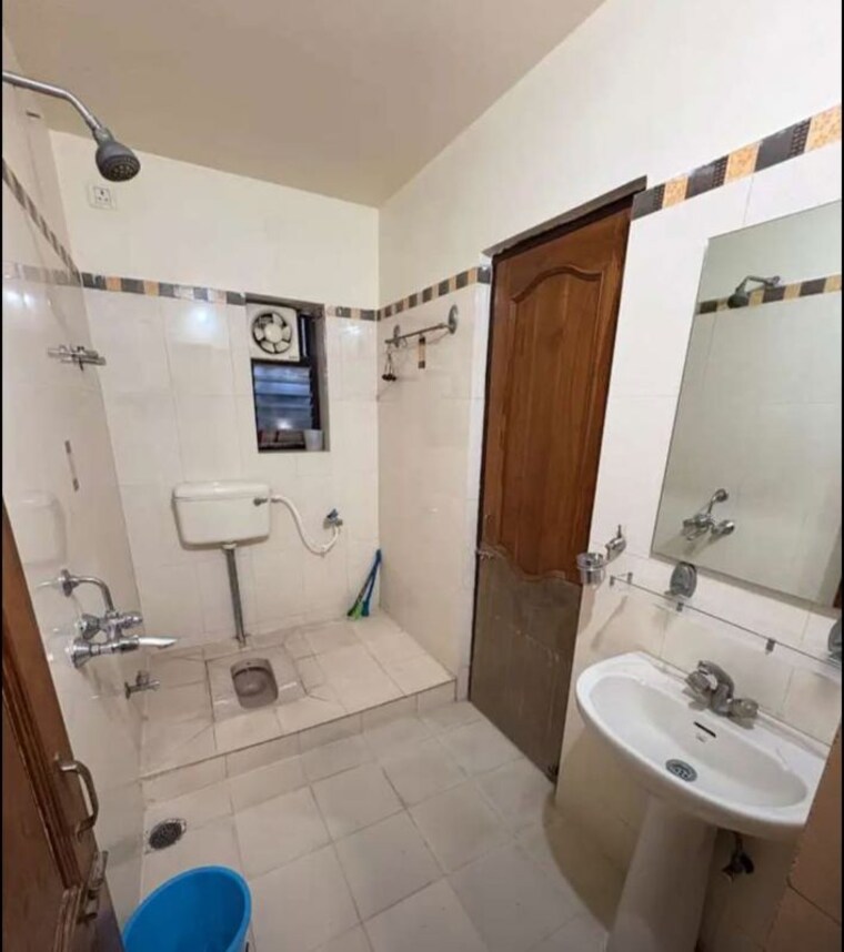 Team Area, lalpur 3 Bedroom 1350 Sq.Ft. Apartment In Lalpur Ranchi 9993692