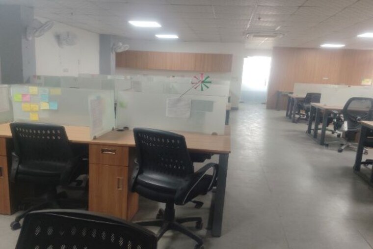 Living Room, sector 15 Commercial Office Space 3000 Sq.Ft. In Sector 15 Noida 9993669