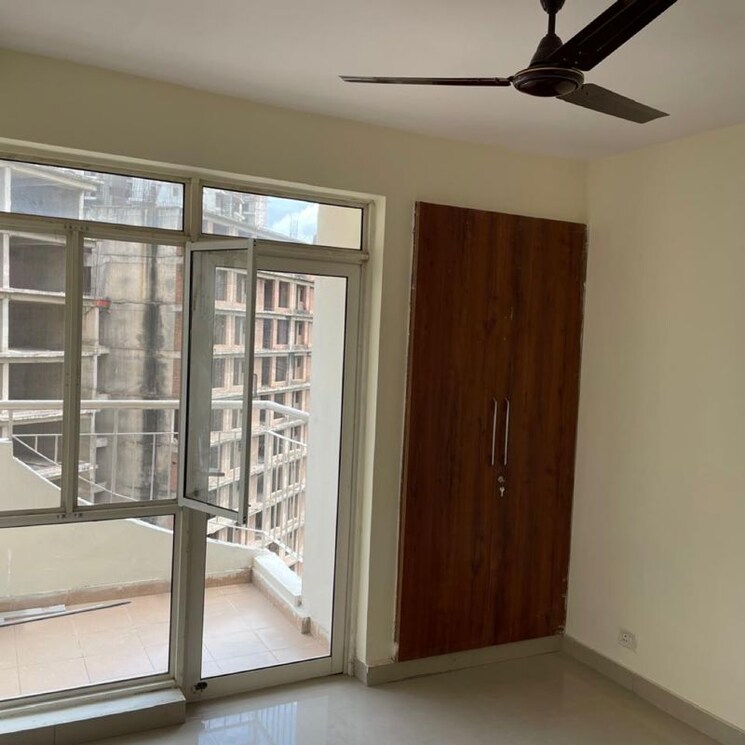 Room, paras-tierea 2 Bedroom 935 Sq.Ft. Apartment In Sector 137 Noida 9993802