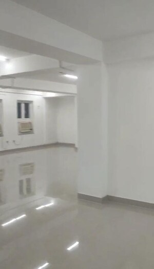 Room in  Office Space at Bbd Bagh – for Rent