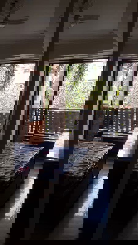 1 Rk  200 Sq.Yd. Builder Floor in DLF The Summit